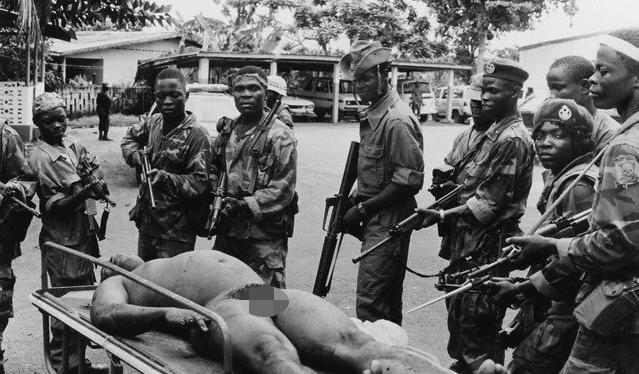 独裁者的死相：利比里亚总统多伊（1990年）