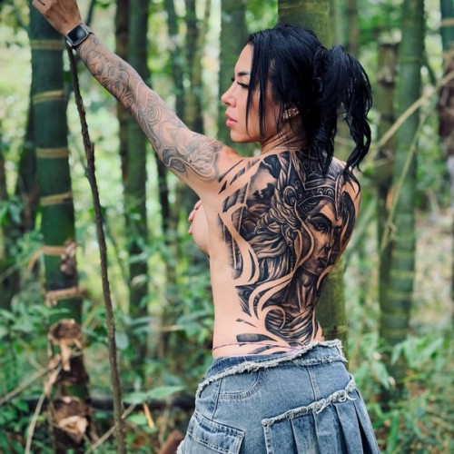 B178B6A6 AD11 49B5 8657 033018F0BE6F