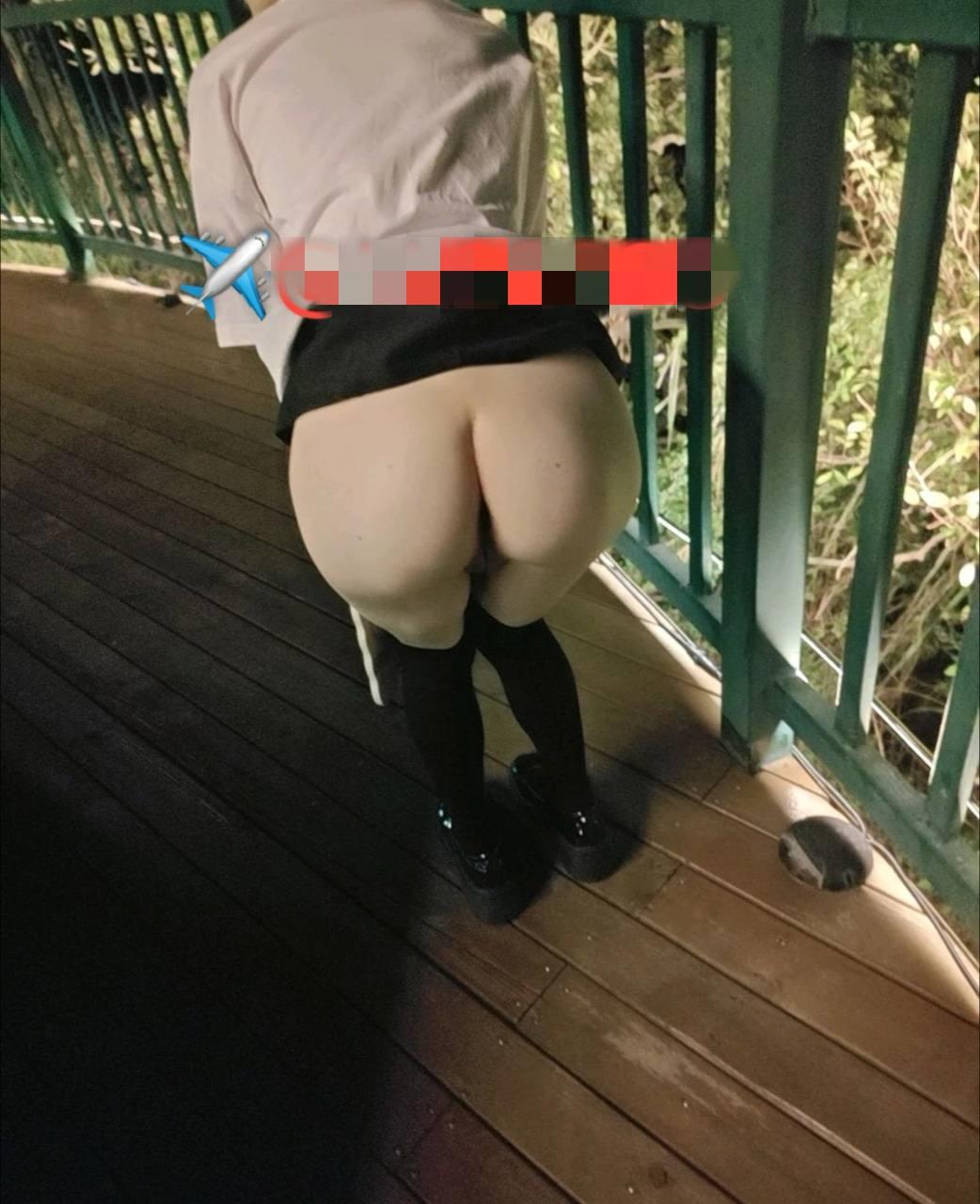 户外小骚货的兴致[26P]