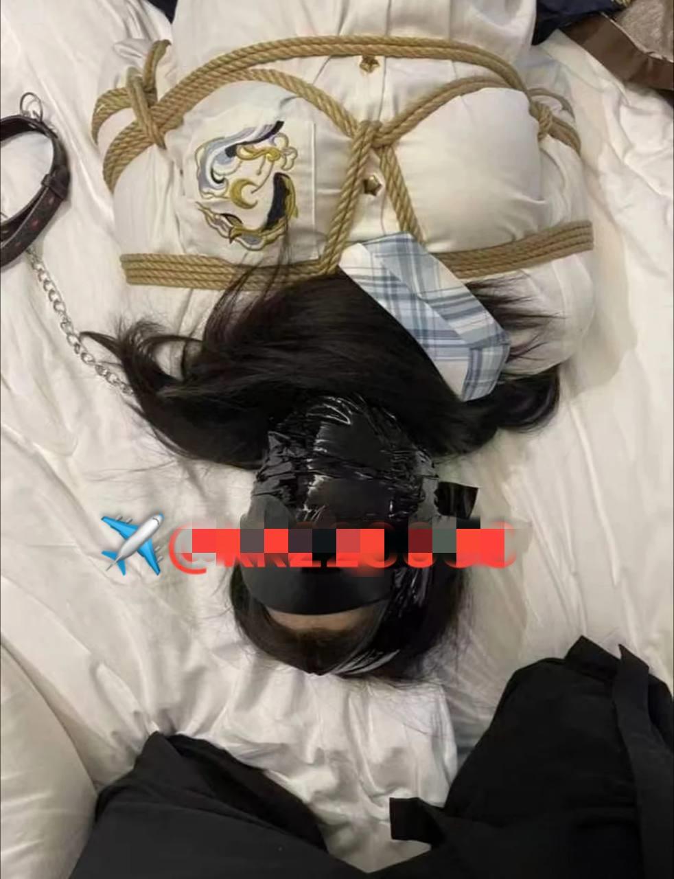 户外小骚货的兴致[26P]