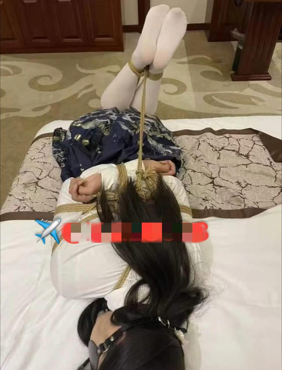 户外小骚货的兴致[26P]